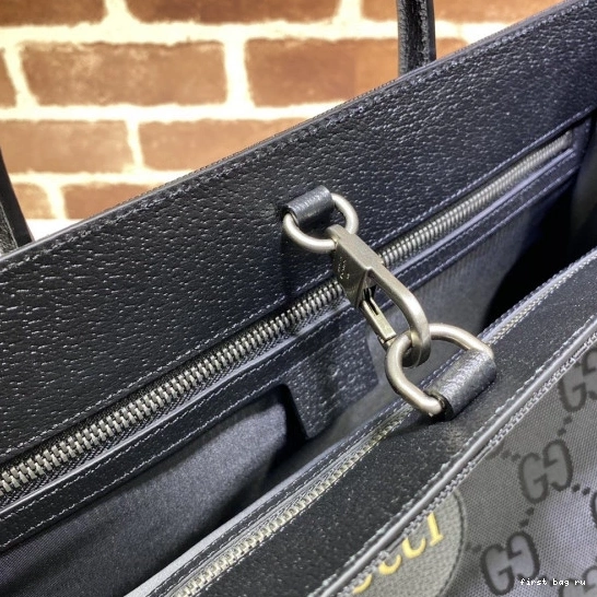 First bag ru bag Off Grid The GUCCI tote 0805